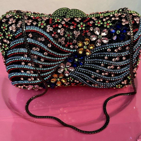 Natasha Evelyn Multi Rhinestone Clutch w Floral Design Green Leaf Clasp - Picture 5 of 12